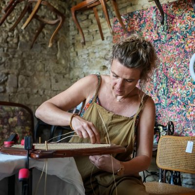 Restauration de siège en cannage